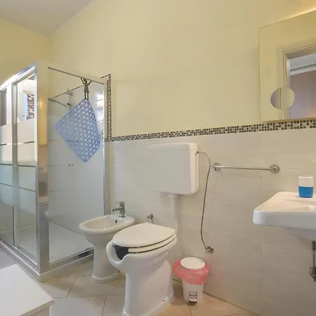 5 Bedroom Gorgeous In