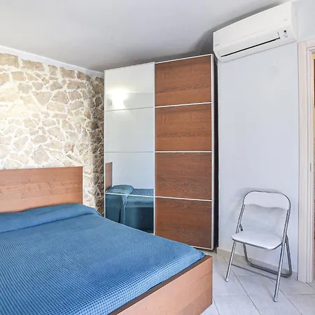 5 Bedroom Gorgeous In Holiday home