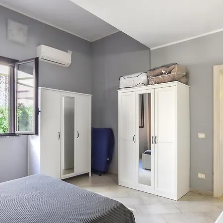 Holiday home 5 Bedroom Gorgeous In Brucoli