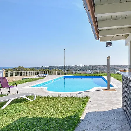 5 Bedroom Gorgeous In